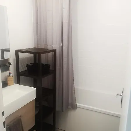 A 5 Min De La Tete D'or